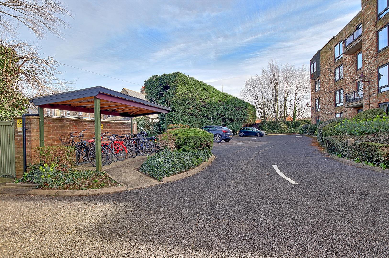 Midsummer Court, Manhattan Drive, Cambridge